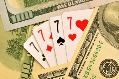 Kart ve dolar oynamak