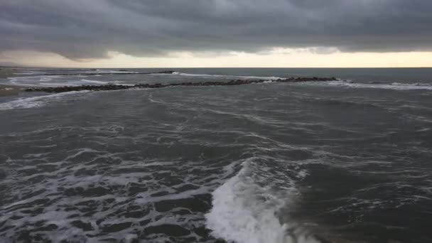 Abend Winter adriatischen Küste. — Stockvideo