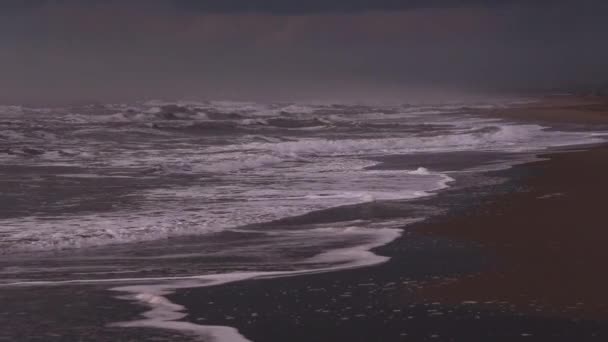 Storm Twilight zeezicht (Adriatische Beach, Italië). — Stockvideo