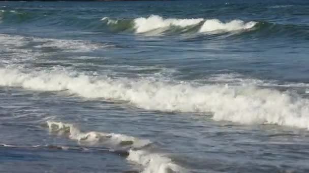 Surf Waves with Splashes. — Stock Video