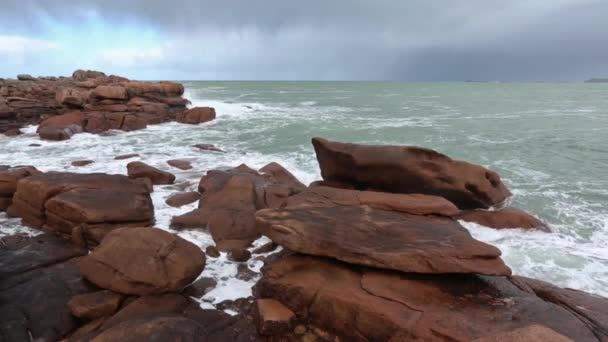 La costa de granito rosa (Francia ). — Vídeos de Stock