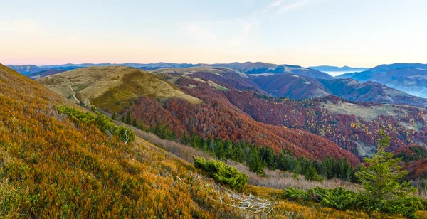 Morgen Herbst Berge Landschaft. — Stockfoto