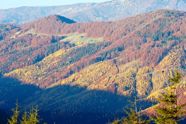 Őszi színű hegyi pályán. — Stock Fotó