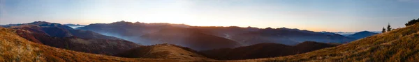 Early dawn mountains panorama. — Stock Photo, Image