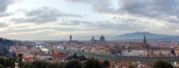 Avond van Florence bovenaanzicht (Italië). — Stockfoto