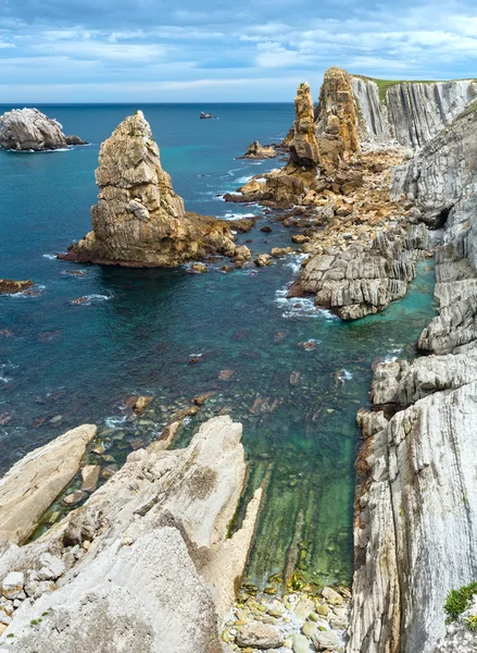 Arnia Beach kıyı şeridi manzara. — Stok fotoğraf