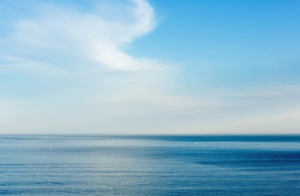 Vista matinal do oceano a partir da costa (Baía da Biscaia ). — Fotografia de Stock