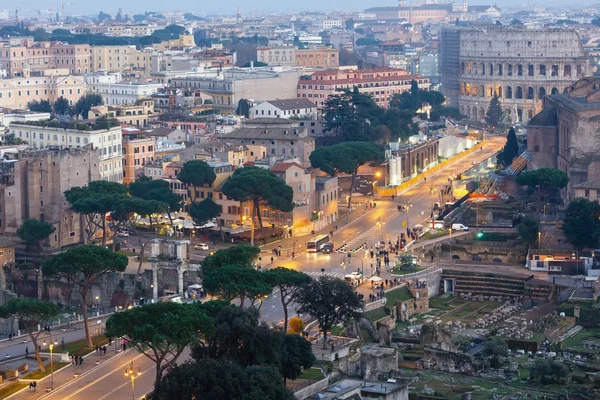 Rzym miasto świeci view, Włochy. — Zdjęcie stockowe
