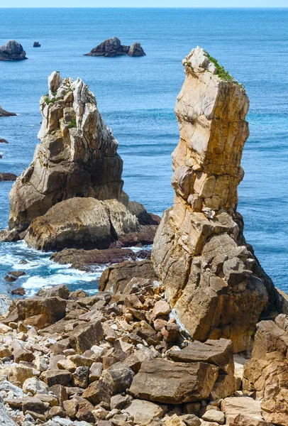 Pobřeží Atlantského oceánu poblíž Portio Beach. — Stock fotografie