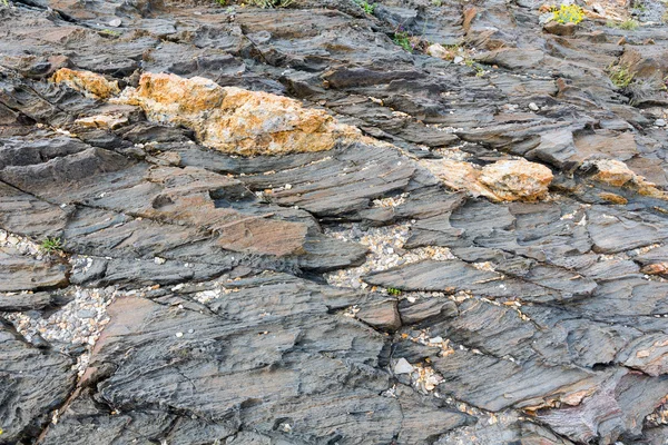 Rotsachtige kust. Achtergrond van de natuur. — Stockfoto