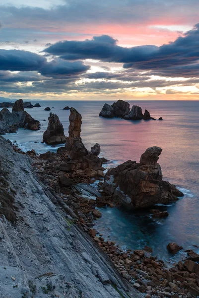 Puesta de sol Arnia Playa costa paisaje . — Foto de Stock