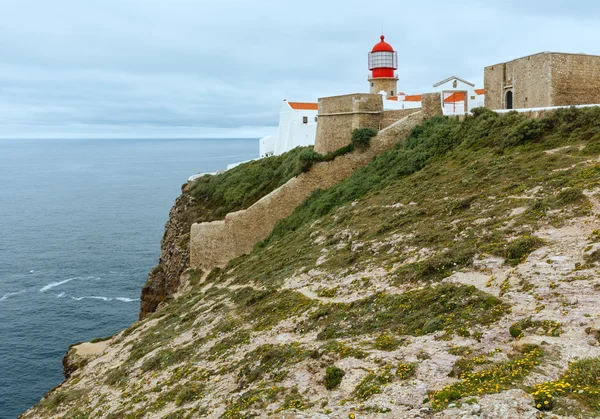 Lighthouse on cape, Algarve, Portugal. — Stock Photo, Image