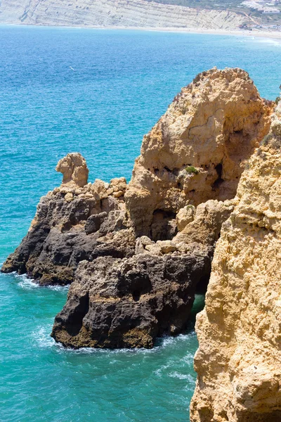 대서양 바위 해안선 (폰 다 Piedade, 라고스, Algarve, 포트 — 스톡 사진