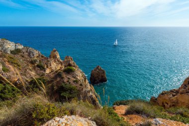 Atlantik kayalık Sahil (Ponta da Piedade, Lagos, Algarve, Portekiz