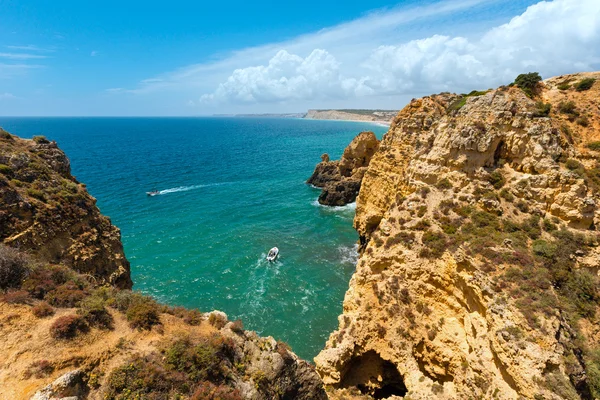 Costa atlântica rochosa (Algarve, Portugal) ). — Fotografia de Stock