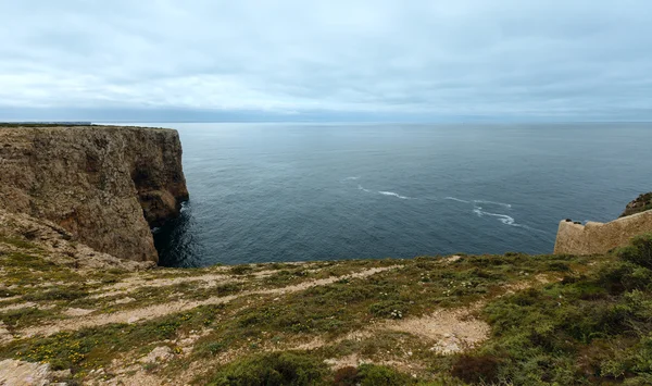 Costa atlántica de verano (Cabo San Vicente, Algarve, Portugal) ). — Foto de Stock