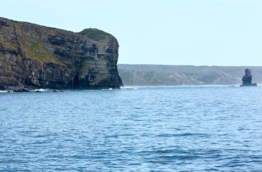 Yaz Atlantik Okyanusu kayalık Sahil (Algarve, Portekiz).