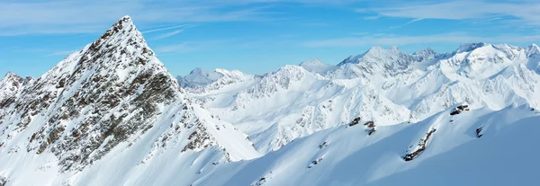 Dolomiten 阿尔卑斯山冬季视图 (奥地利)。全景. — 图库照片