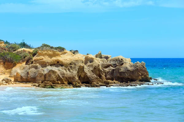 Vista litoral atlântica rochosa (Algarve, Portugal ). — Fotografia de Stock