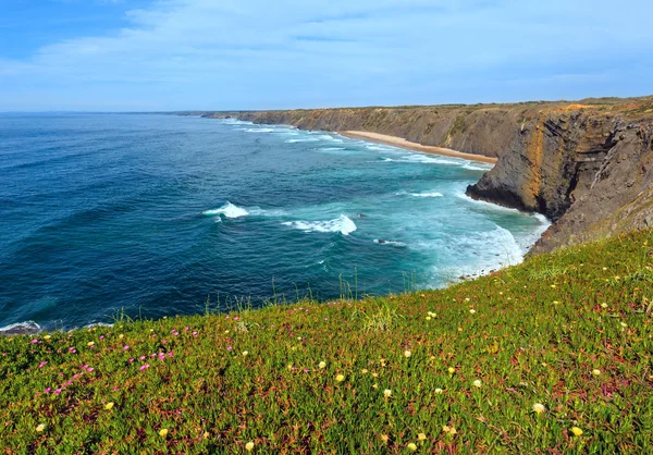 Verano Costa del océano Atlántico (Algarve, Portugal ). — Foto de Stock