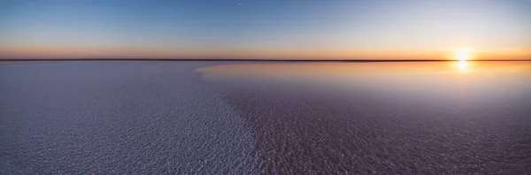 Apus Soare Lacul Roz Genichesk Extrem Sărat Colorat Microalge Depuneri — Fotografie, imagine de stoc