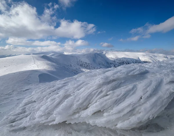 Neve Vento Formarono Formazioni Ghiaccio Coperto Altopiano Invernale Montagna Cime — Foto Stock
