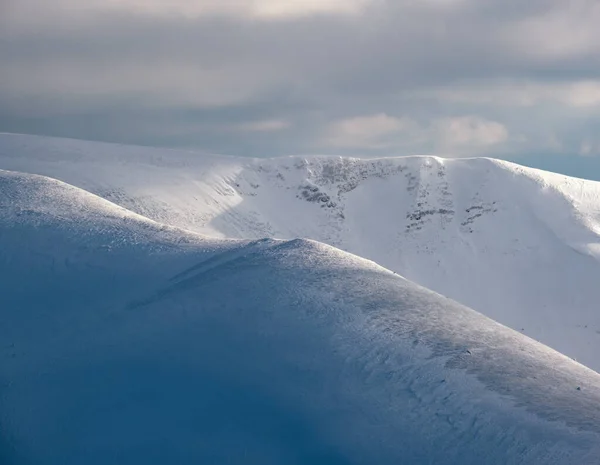 Montagne Invernali Innevate Alla Luce Del Sole Ieri Sera Magnifico — Foto Stock