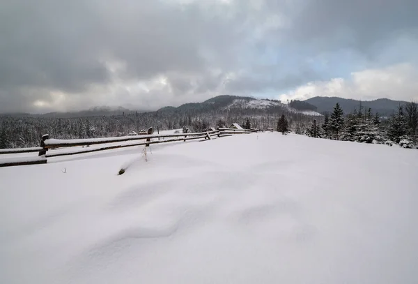 Hügel Auf Dem Land Wälder Und Ackerland Winter Abgelegenen Alpinen — Stockfoto