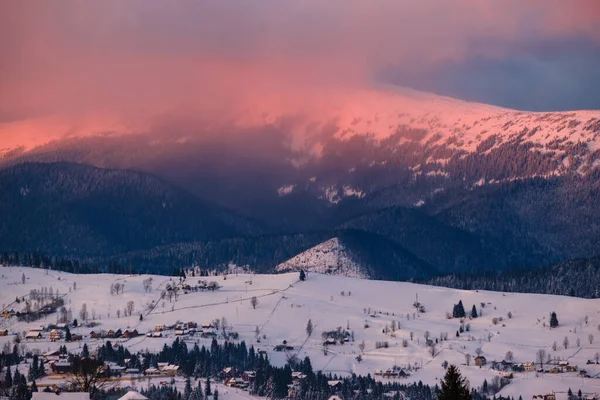Vista Superior Alpina Atardecer Invierno Desde Pueblo Montaña Pintoresca Escena —  Fotos de Stock