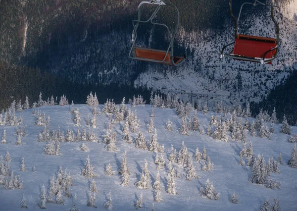 Remontées Mécaniques Alpines Avec Sièges Surplombant Les Pistes Ski Montagne — Photo