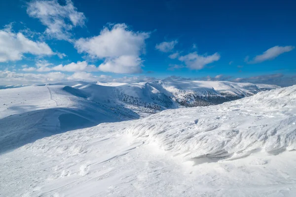 Nieve Viento Formaron Formaciones Hielo Que Cubrían Meseta Montañosa Invernal —  Fotos de Stock