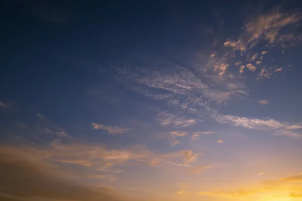 Schilderachtige Avond Zonsondergang Hemel Achtergrond Met Wolken — Stockfoto