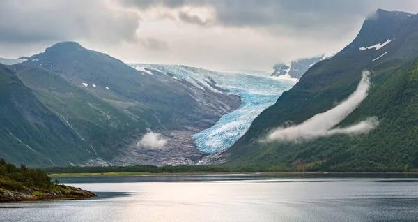 Lake Svartisvatnet Cloudy View Svartisen Glacier Meloy Norway Panorama — Stock Photo, Image