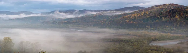 Niebla Matutina Las Estribaciones Del País Por Encima Los Ríos —  Fotos de Stock
