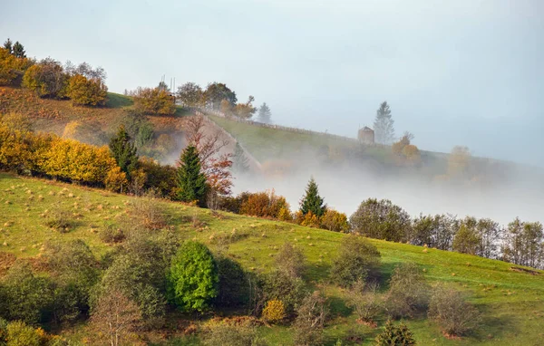 Mattina Nuvole Nebbiose Autunno Campagna Montana Ucraina Carpazi Transcarpazia Tranquillo — Foto Stock