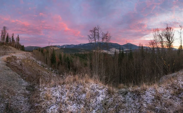 Pintoresco Amanecer Por Encima Finales Otoño Campo Montaña Ucrania Montañas —  Fotos de Stock