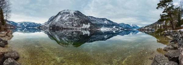 Cloudy Winter Alpine Lake Grundlsee View Austria Fantastic Pattern Reflection — Stock Photo, Image