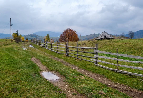 Otoño Nebuloso Nublado Montañas Cárpatos Camino Sucio Campo Ucrania — Foto de Stock