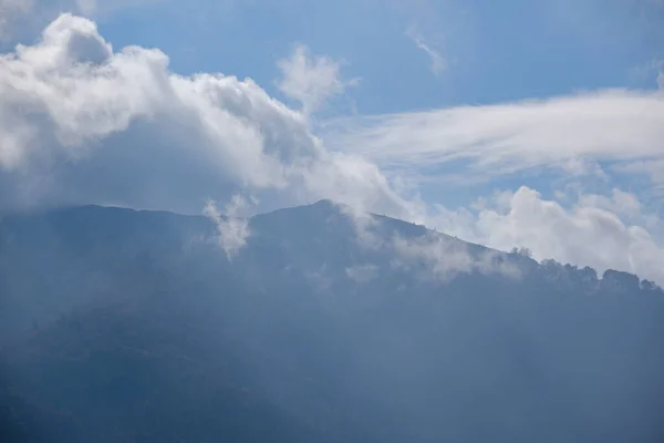 Nuages Brumeux Matin Plein Soleil Campagne Montagneuse Automne Ukraine Carpates — Photo