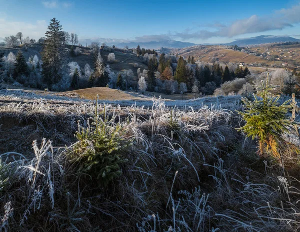 Viene Invierno Últimos Días Otoño Mañana Campo Montaña Tranquila Pintoresca —  Fotos de Stock