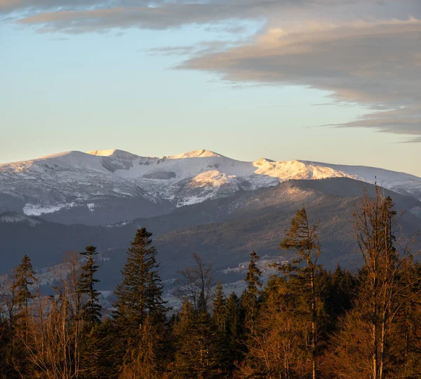 Pintoresco Amanecer Por Encima Finales Otoño Campo Montaña Ucrania Montañas —  Fotos de Stock