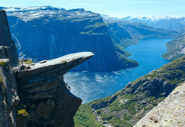 Trolltunga zomer weergave (Noorwegen). — Stockfoto