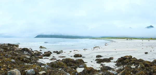 Ramberg beach summer cloudy view (Norway, Lofoten). — Stock Photo, Image