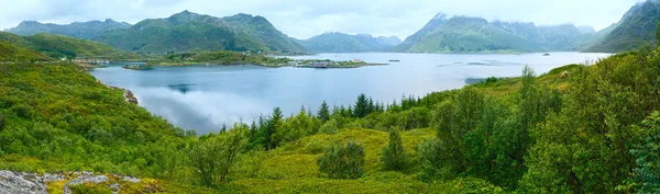 Lofoten zomer panorama (Noorwegen). — Stockfoto