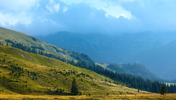 Sommer Transalpina Straße (Karpaten, Rumänien). — Stockfoto