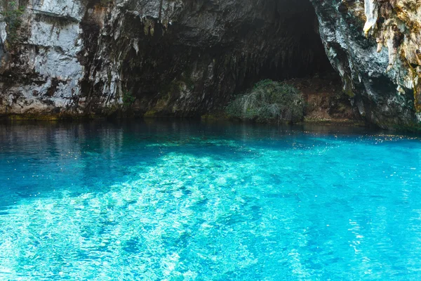 Melissani lake (kefalonia, Griekenland) — Stockfoto