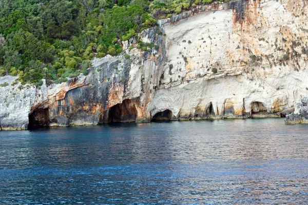 Cuevas azules en Zakynthos (Grecia) ) — Foto de Stock