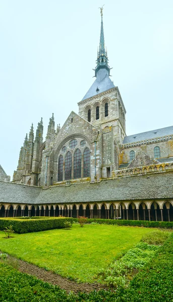Die gotische Galerie des St. Michael-Klosters. mont saint-michel, — Stockfoto
