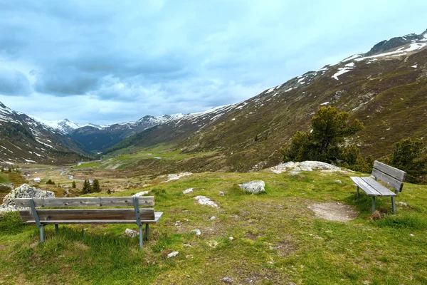 V létě horská krajina (Fluela Pass, Švýcarsko) — Stock fotografie
