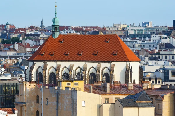 Prag şehir akşam görünümü (Çek Cumhuriyeti).